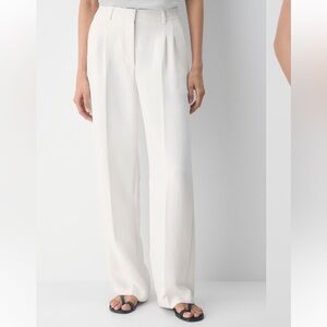 Aritzia Effortless Pant in white